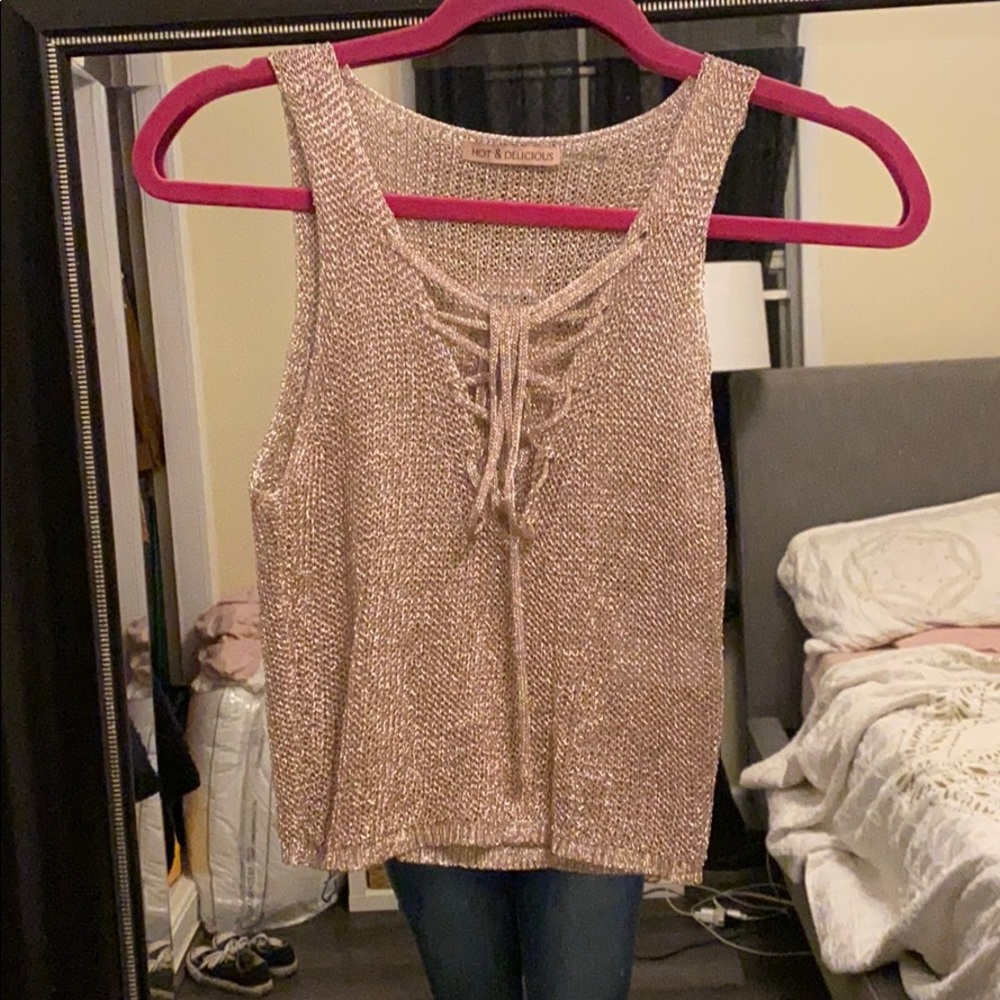 The cutest gold champagne top ✨
